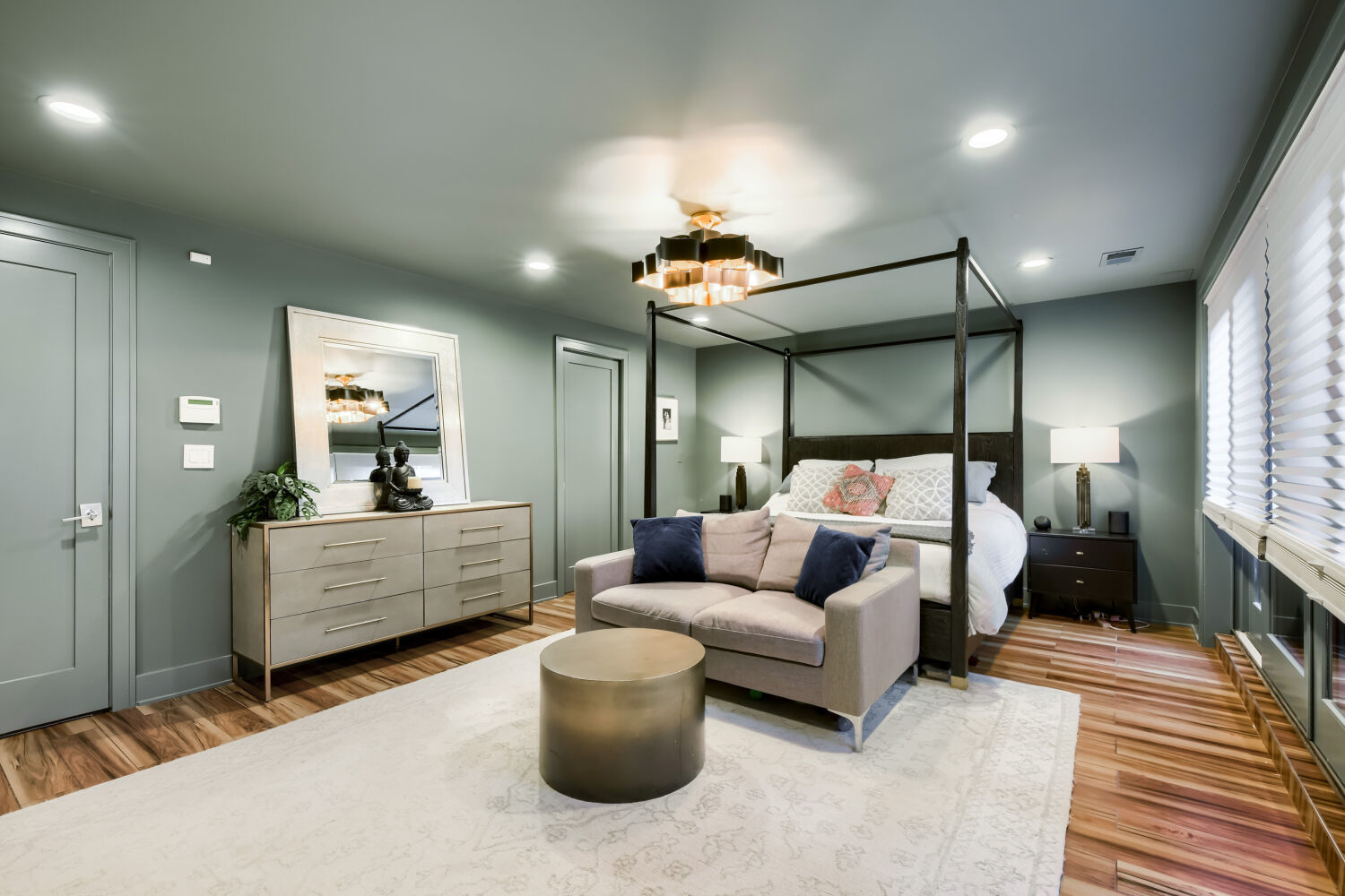 3737 N Damen Avenue Unit: 1