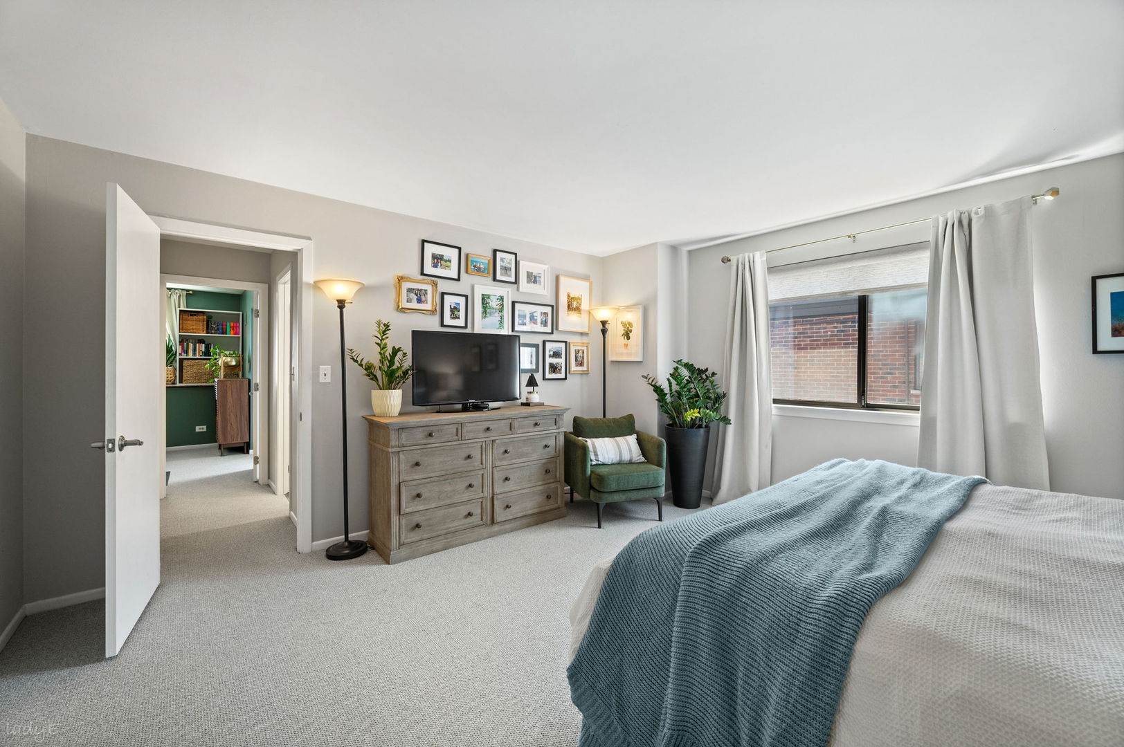 1651 N Dayton Street Unit: 304