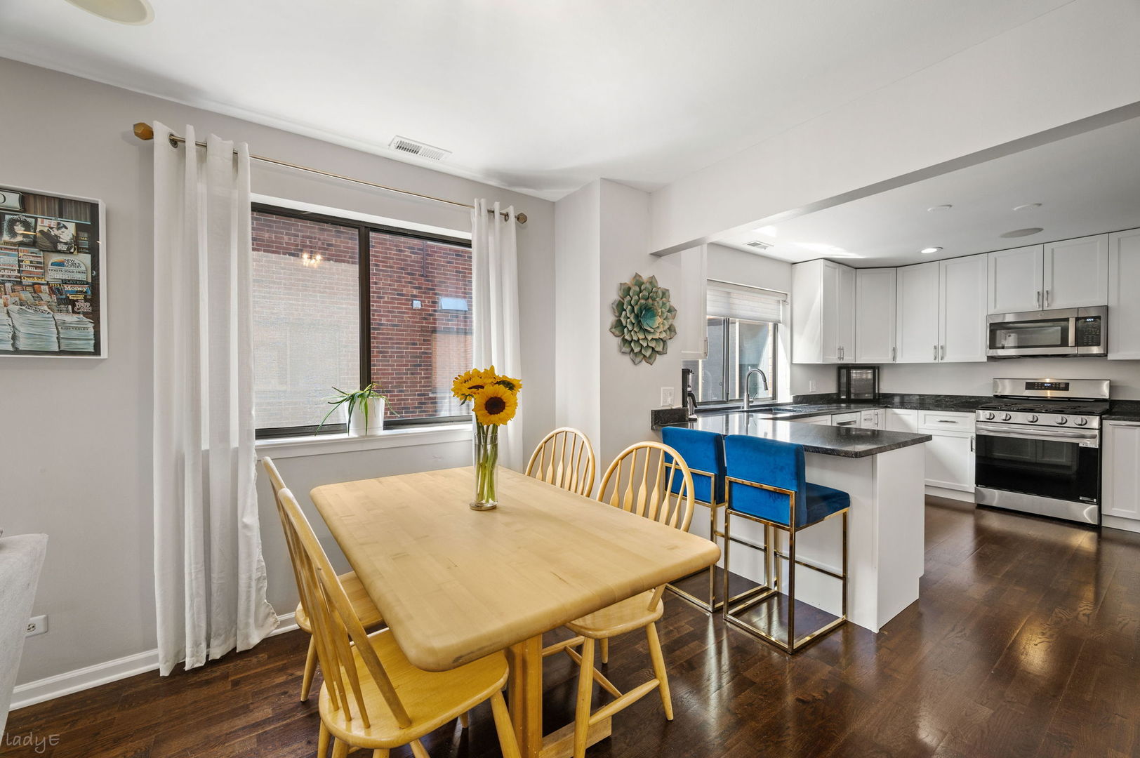 1651 N Dayton Street Unit: 304