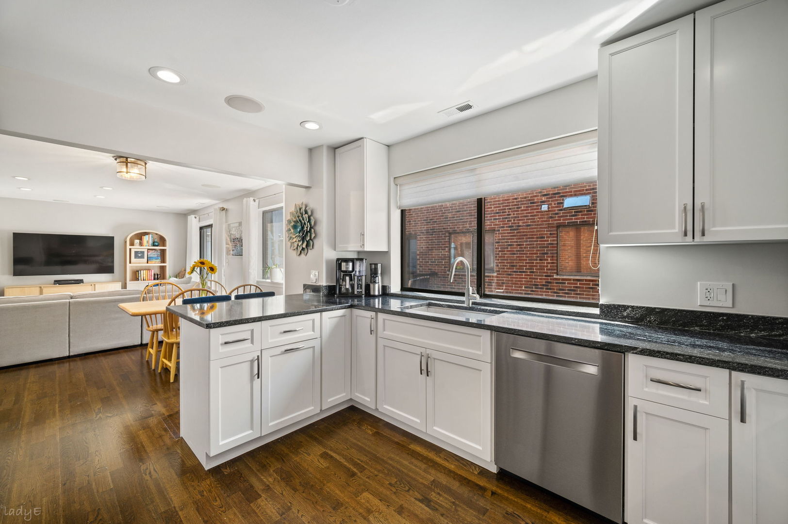 1651 N Dayton Street Unit: 304