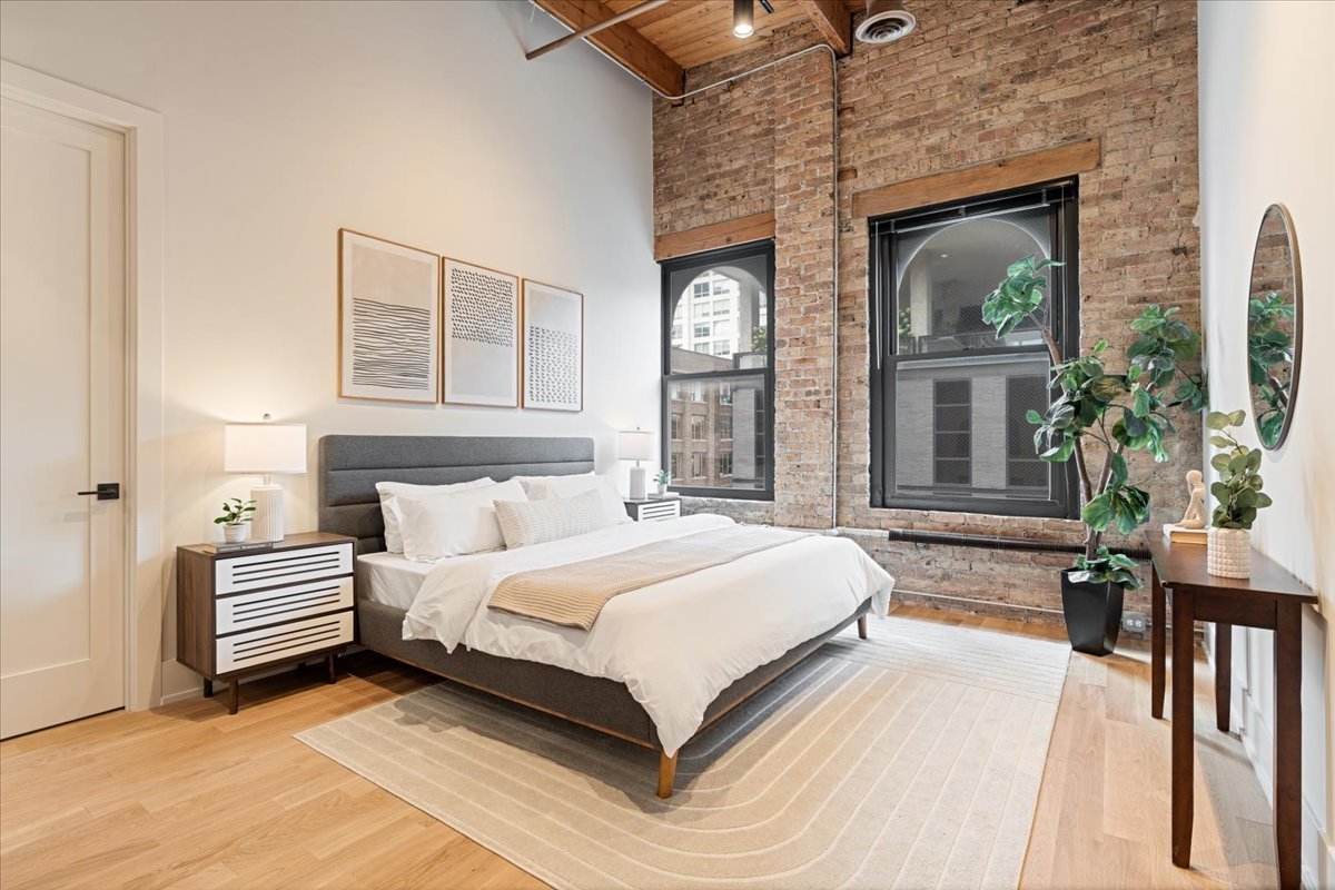 368 W Huron Street Unit: 4S