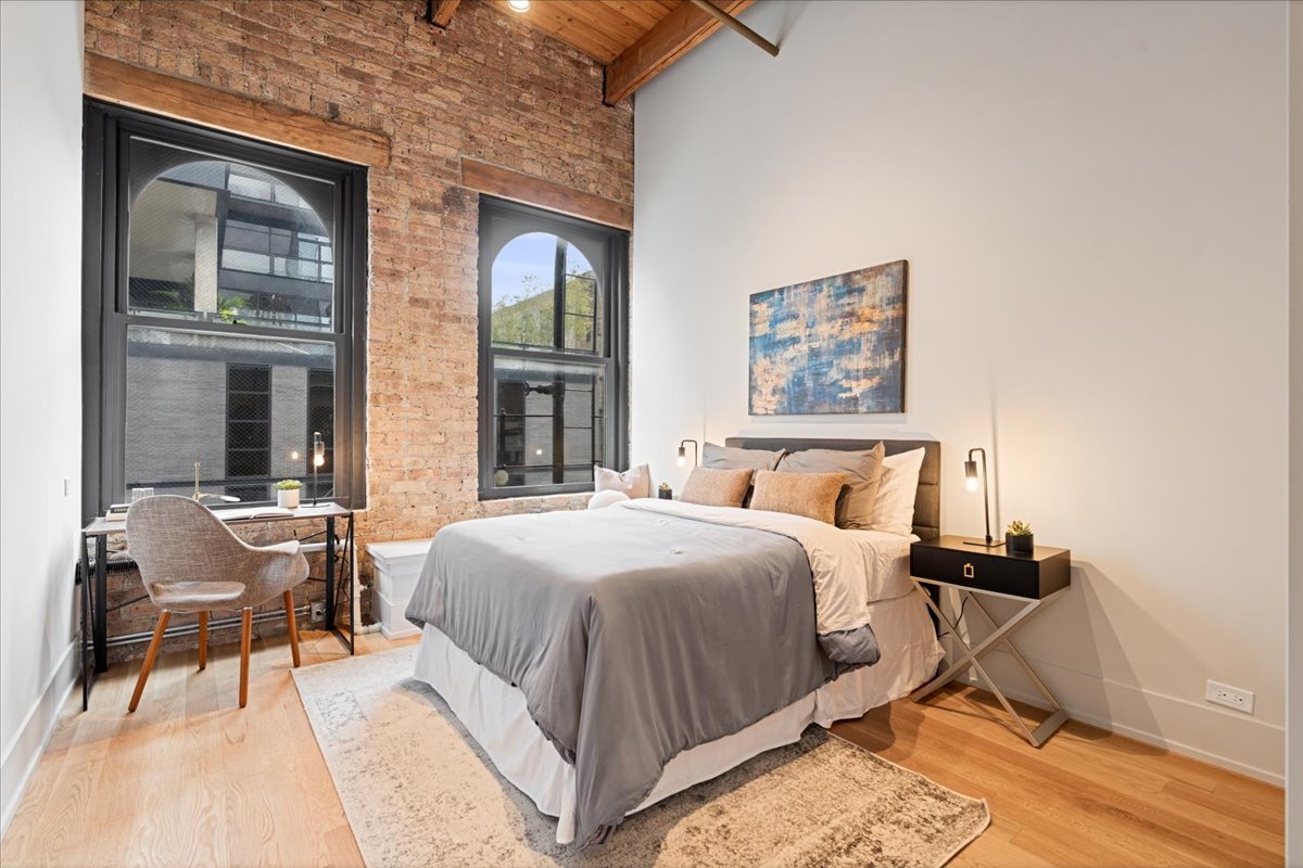368 W Huron Street Unit: 4S