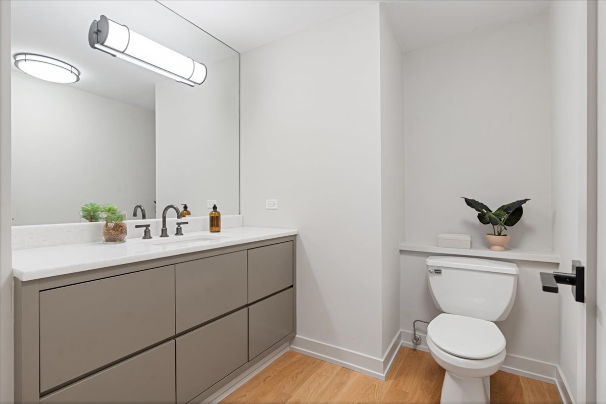 368 W Huron Street Unit: 4S