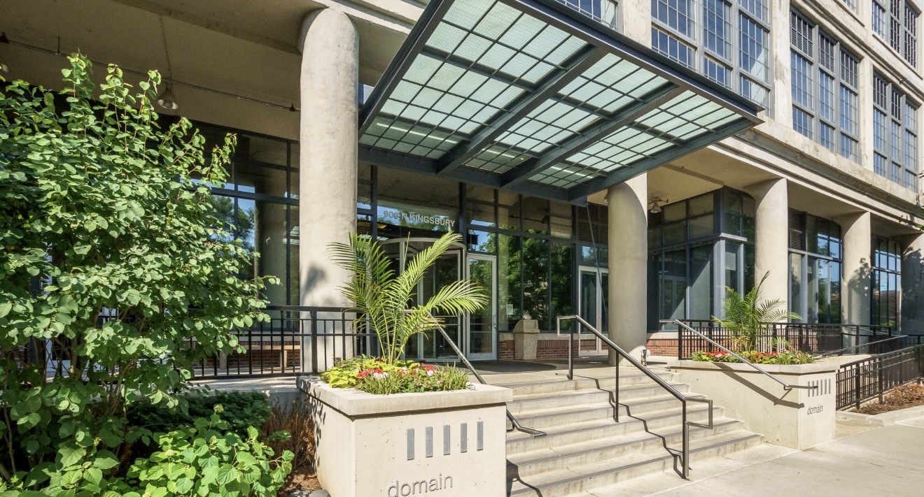 900 N KINGSBURY Street Unit: 1011