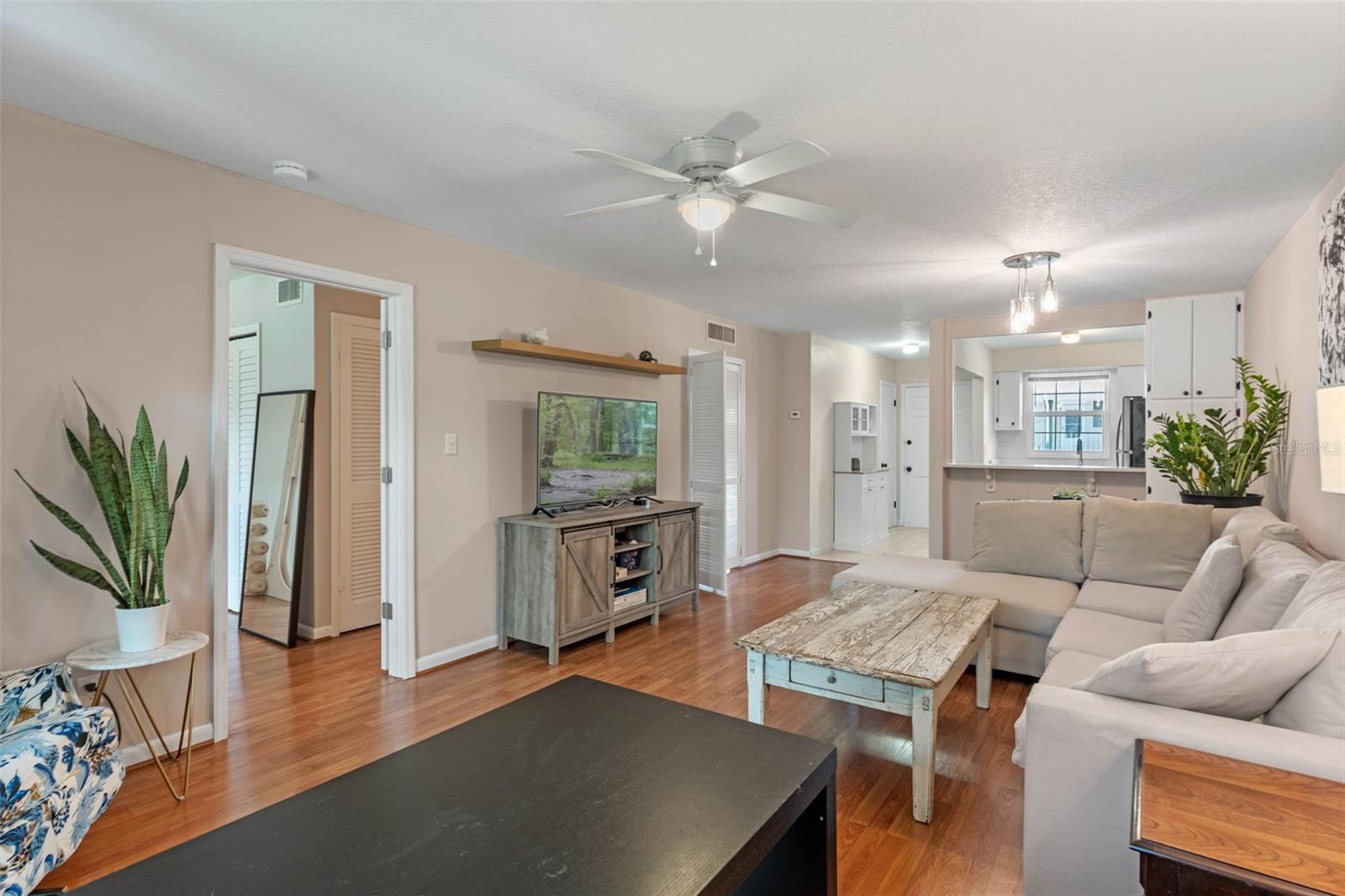 1250 S DENNING DR #111