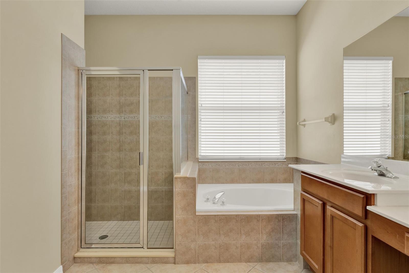 1757 CHERRY RIDGE DR