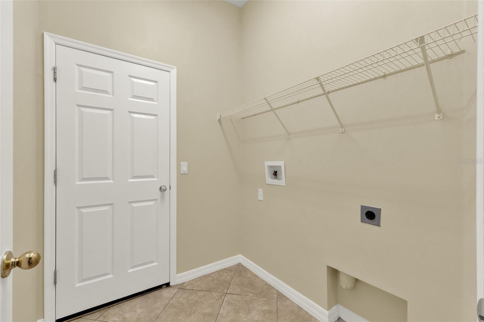 1757 CHERRY RIDGE DR