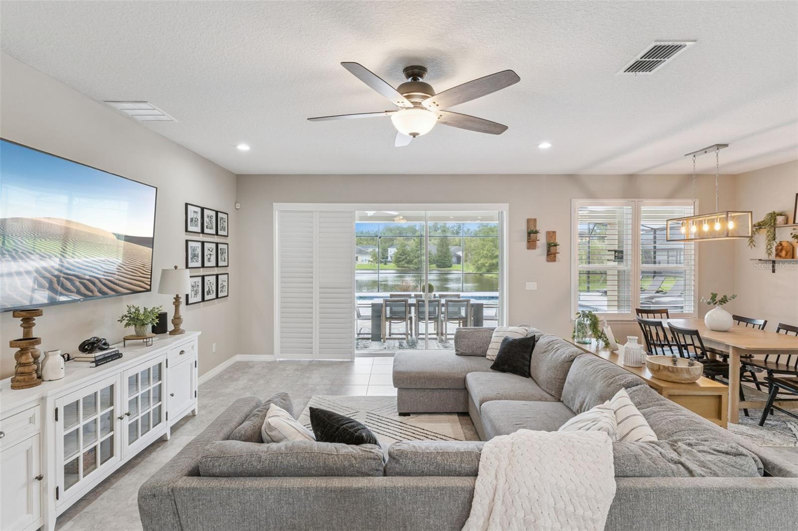 1207 FIELDSTONE CIR
