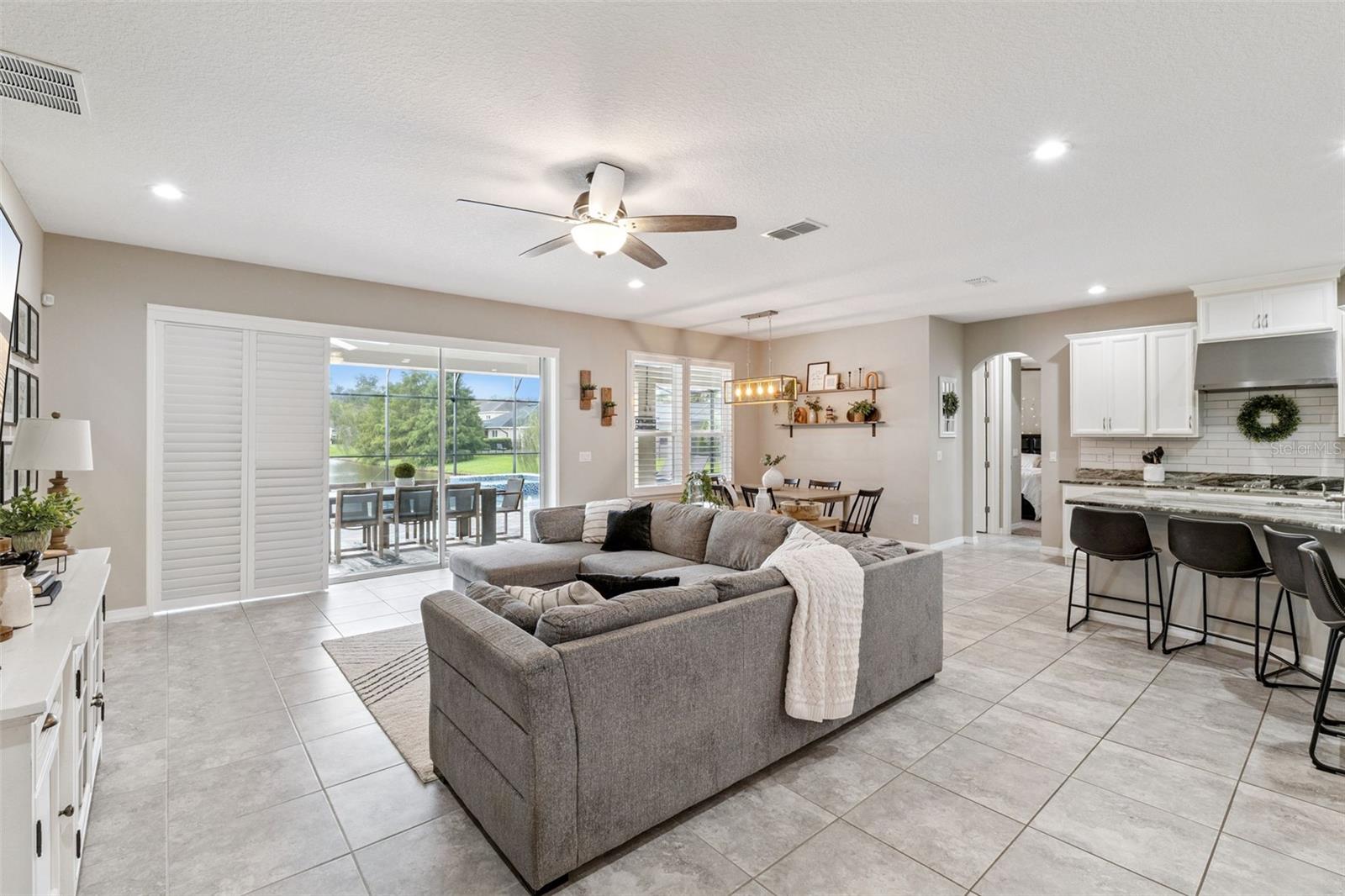 1207 FIELDSTONE CIR