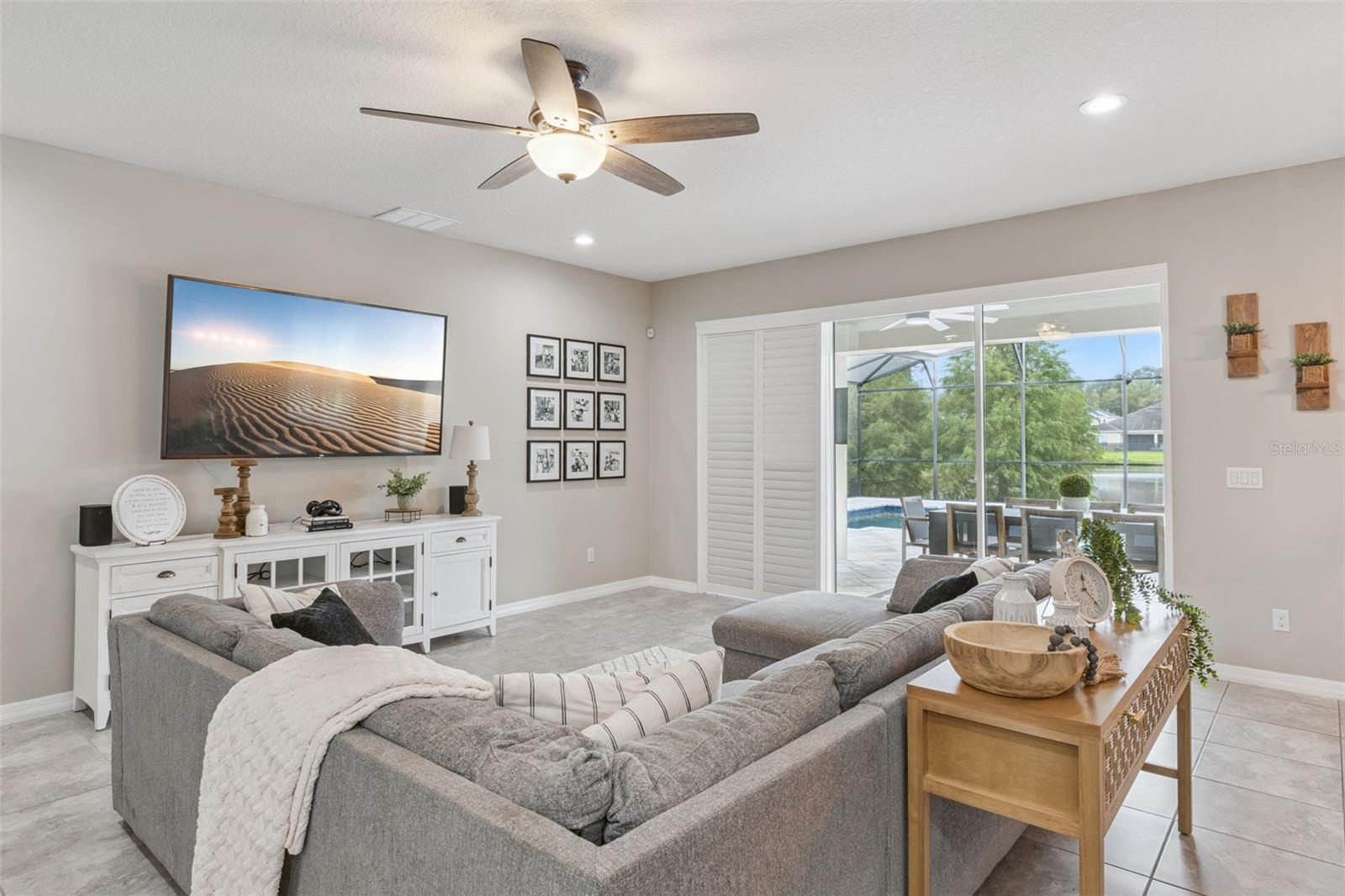 1207 FIELDSTONE CIR