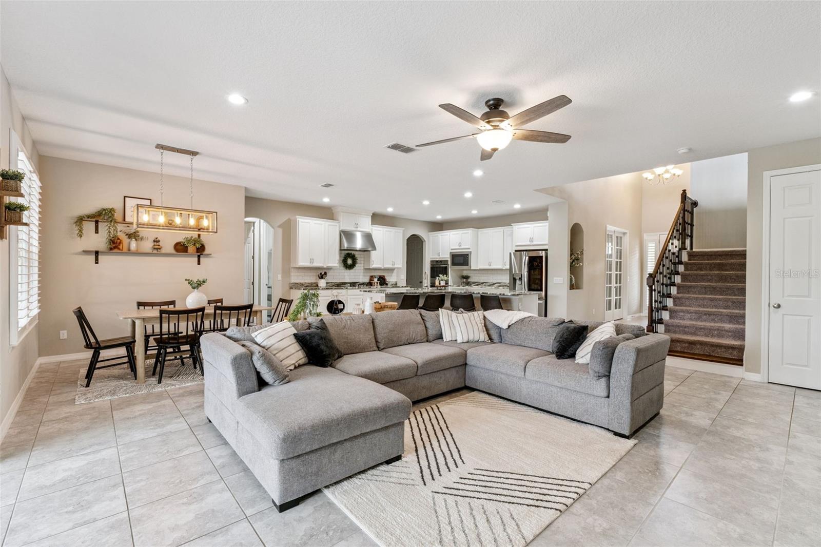 1207 FIELDSTONE CIR
