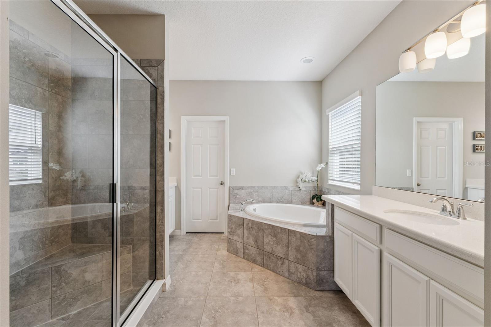 1207 FIELDSTONE CIR