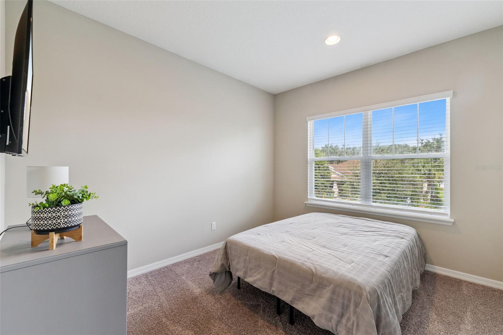 1207 FIELDSTONE CIR
