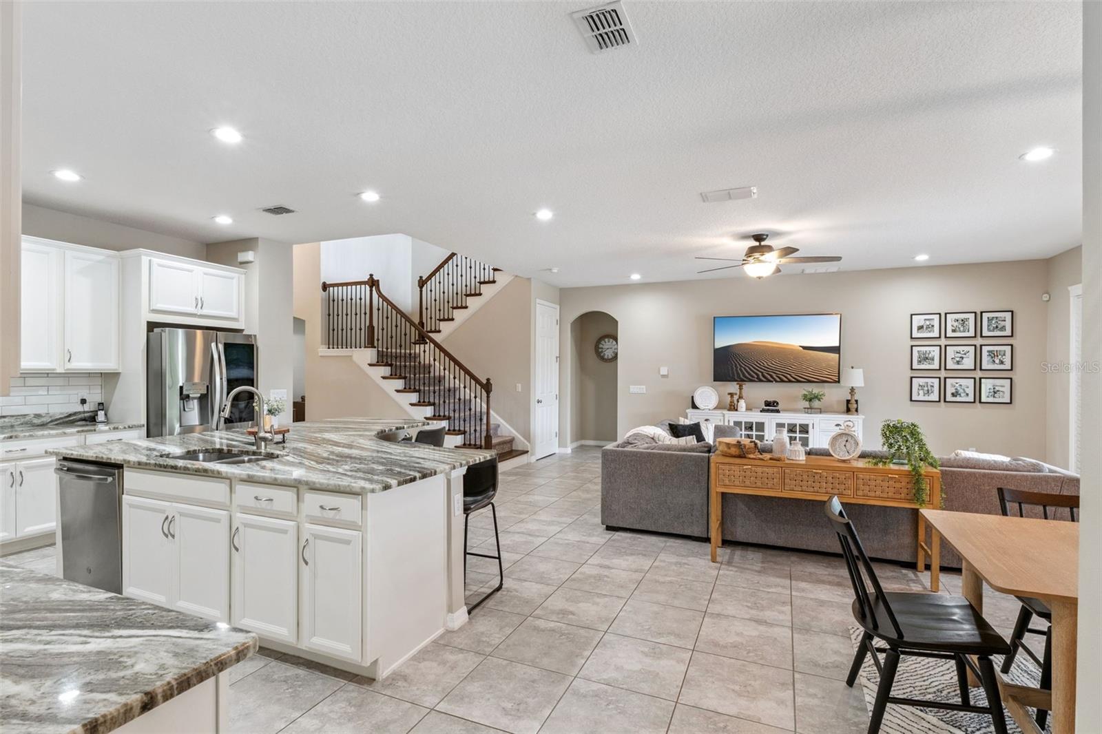 1207 FIELDSTONE CIR