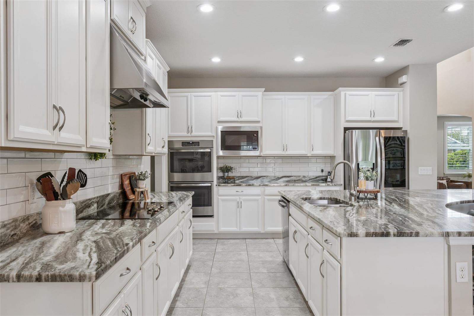 1207 FIELDSTONE CIR
