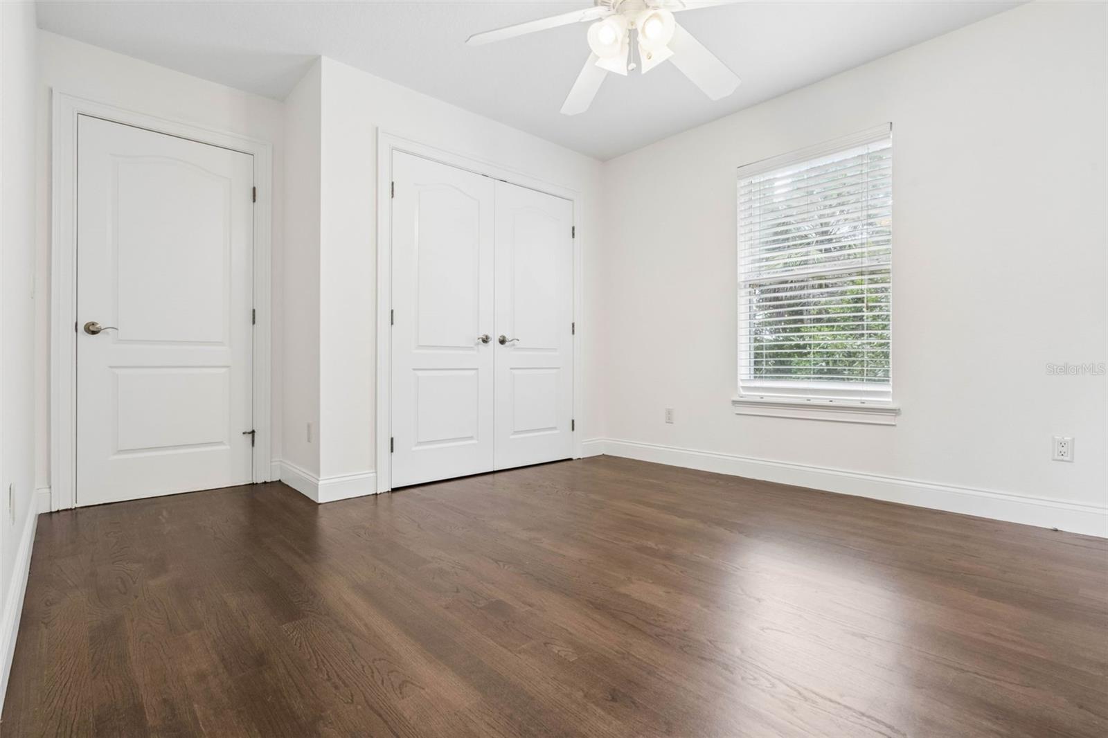 435 W VENTRIS AVE