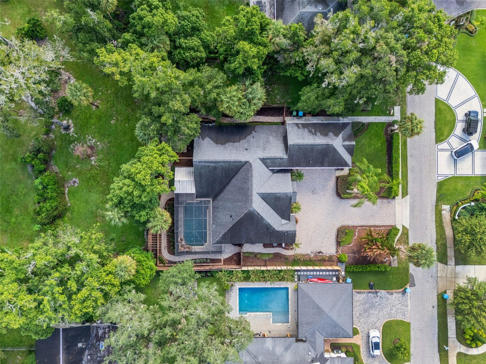 435 W VENTRIS AVE