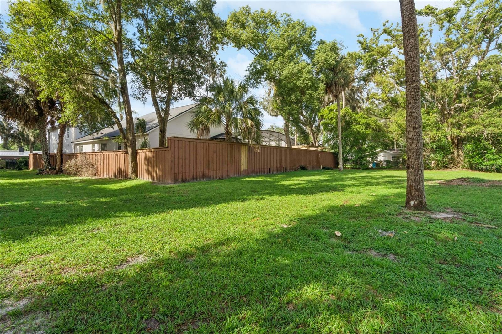 435 W VENTRIS AVE