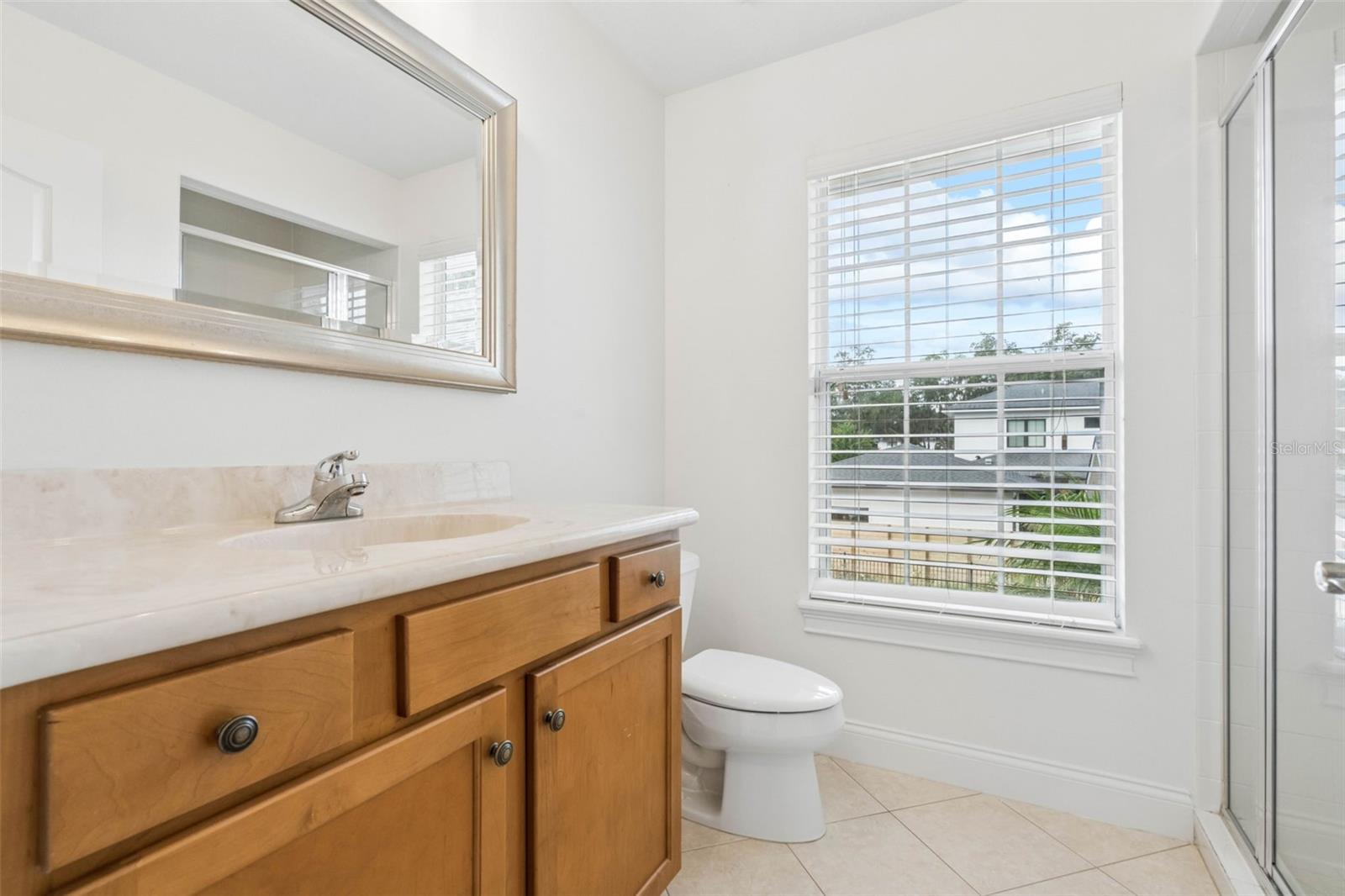 435 W VENTRIS AVE