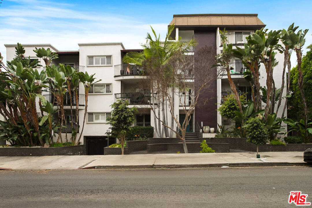 625 N Flores St Unit: 307