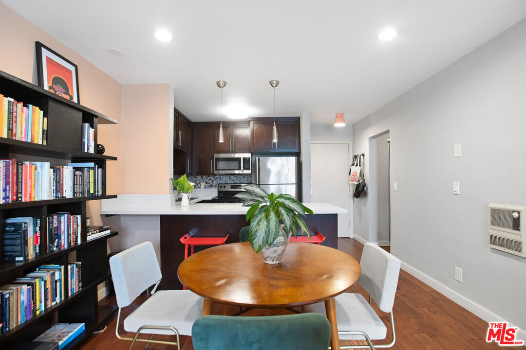 625 N Flores St Unit: 307