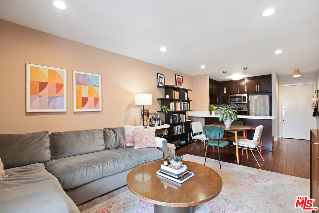 625 N Flores St Unit: 307