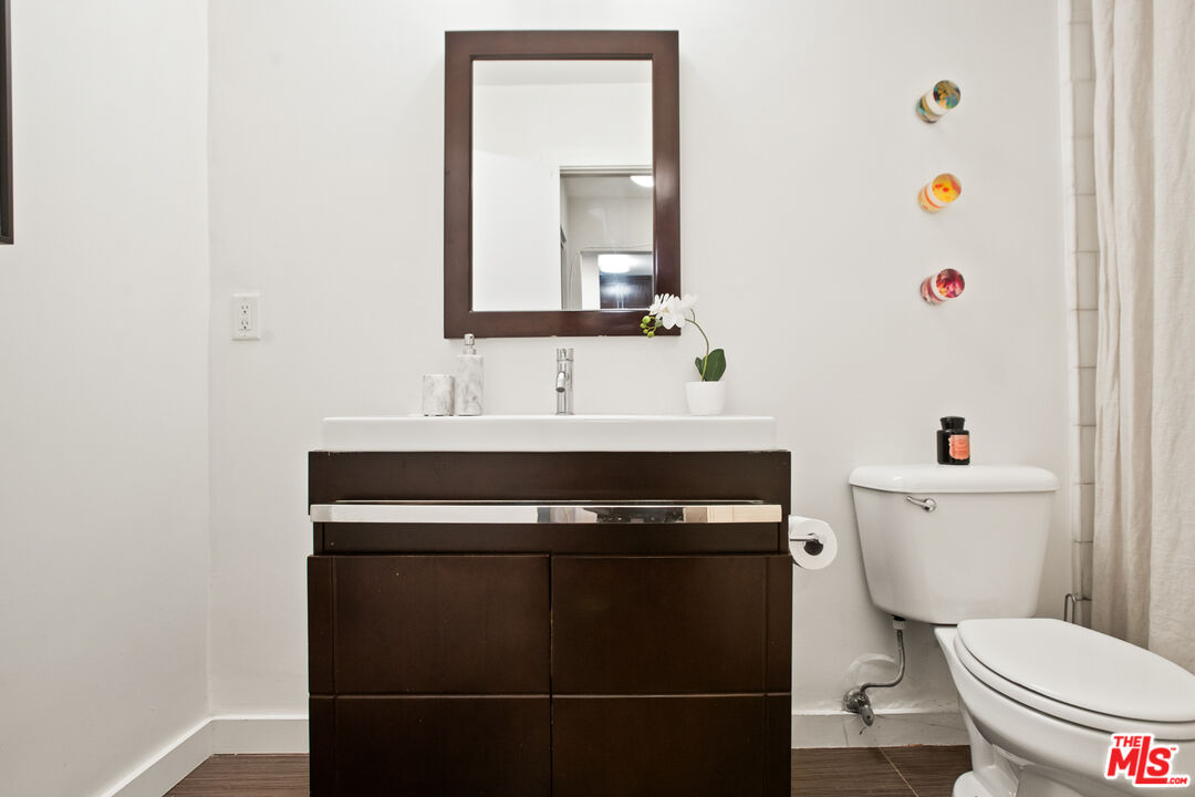 625 N Flores St Unit: 307