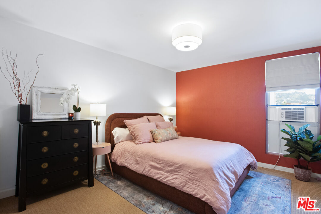 625 N Flores St Unit: 307