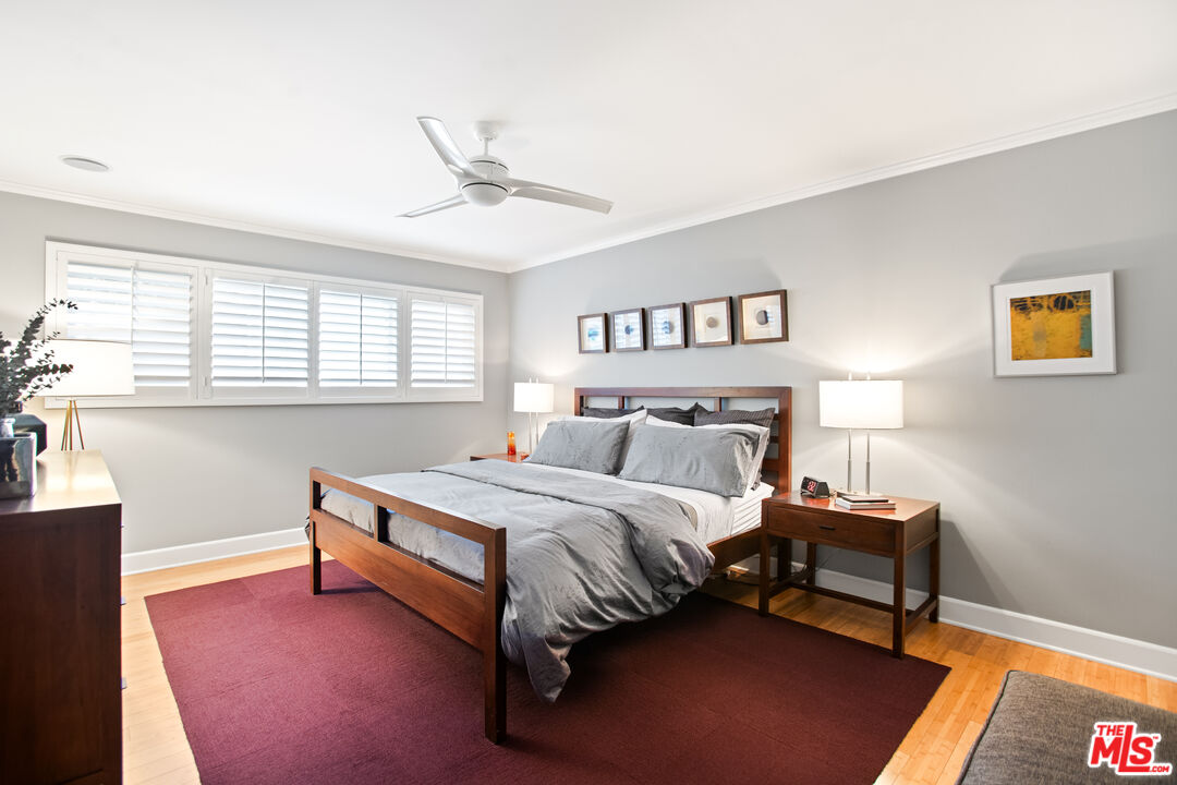 1525 N Hayworth Ave Unit: 206