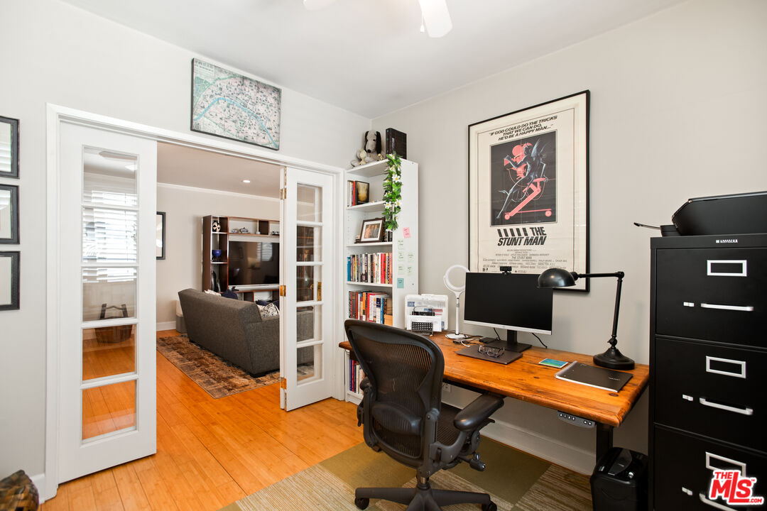 1525 N Hayworth Ave Unit: 206