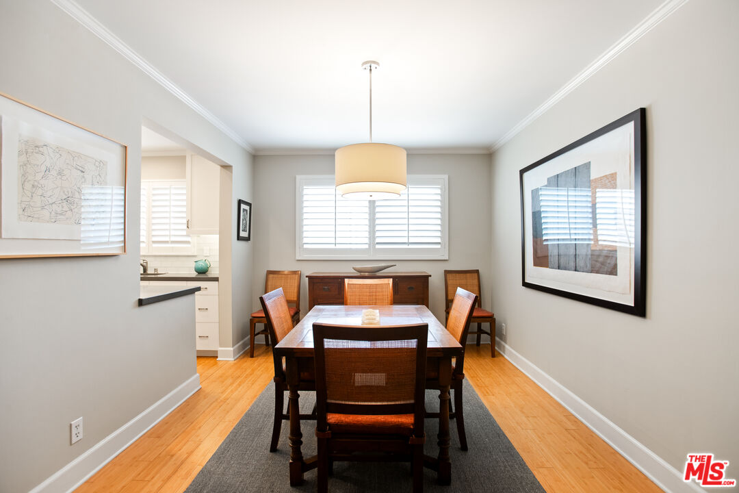1525 N Hayworth Ave Unit: 206