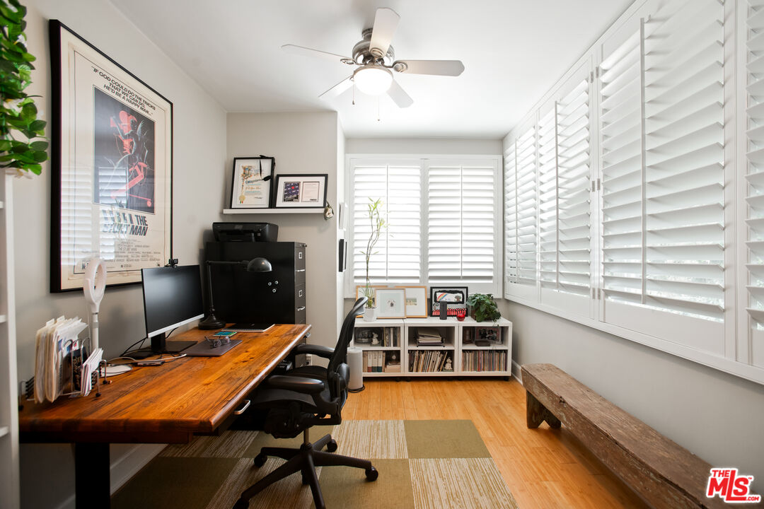 1525 N Hayworth Ave Unit: 206