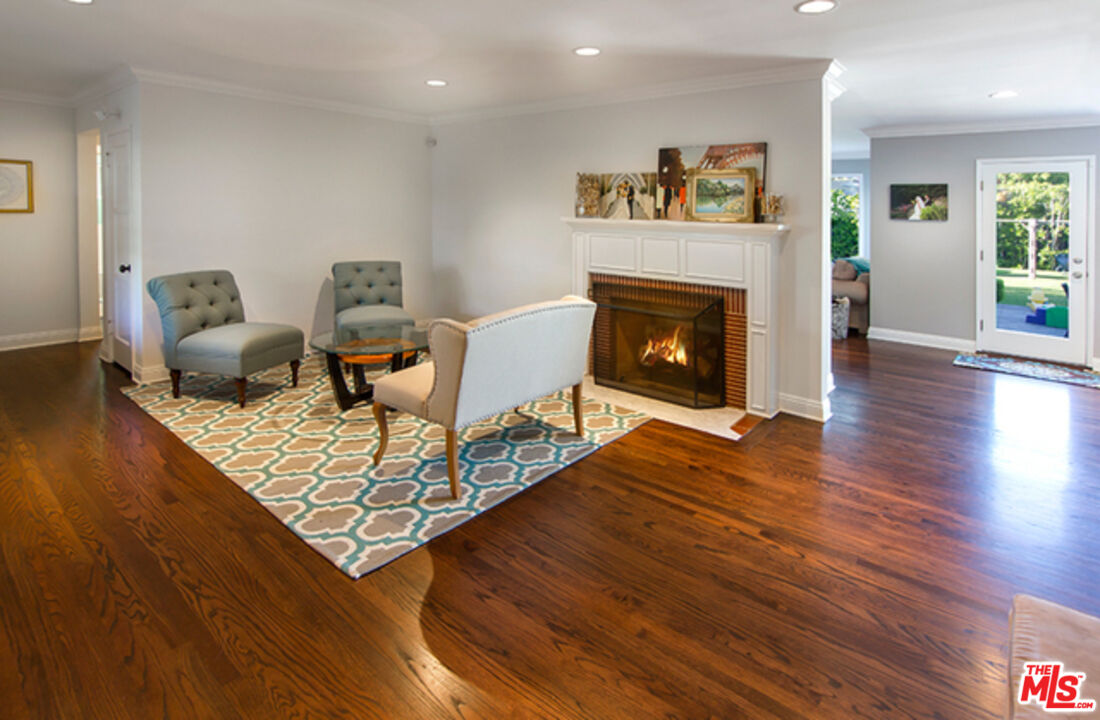 12419 Sarah St