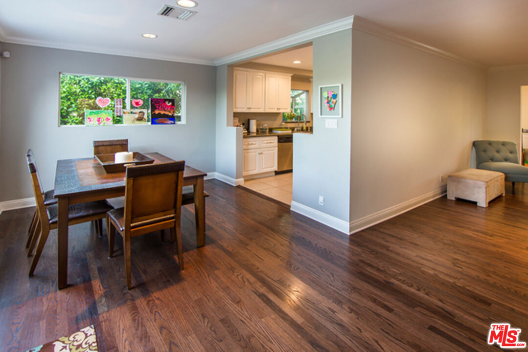 12419 Sarah St