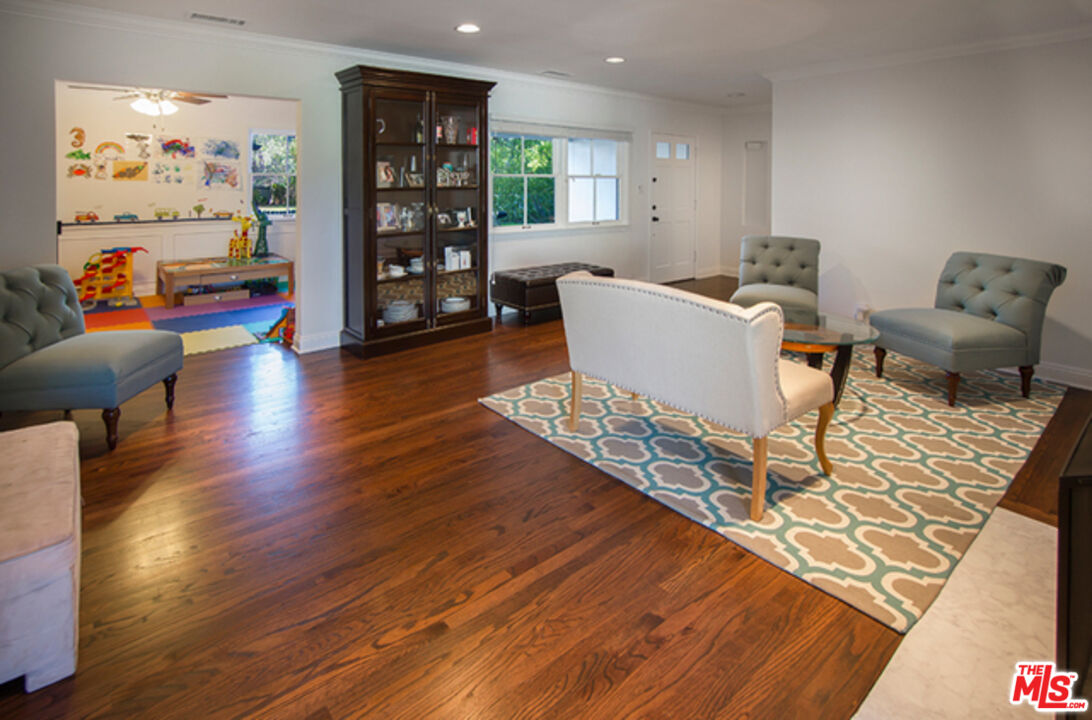 12419 Sarah St