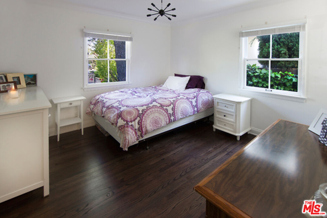 12419 Sarah St