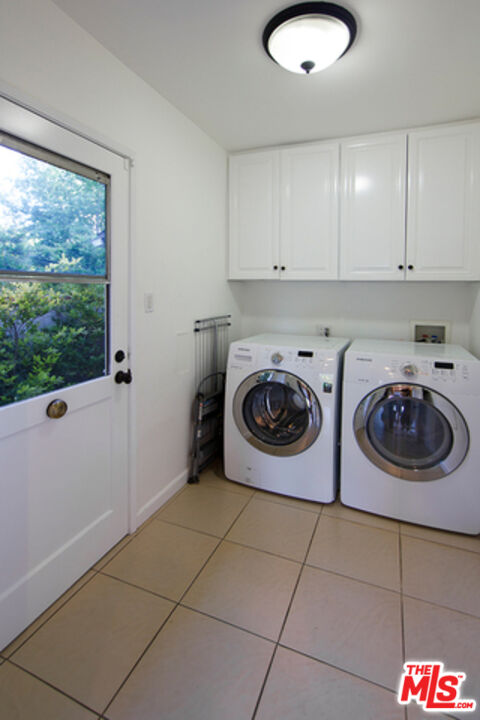 12419 Sarah St