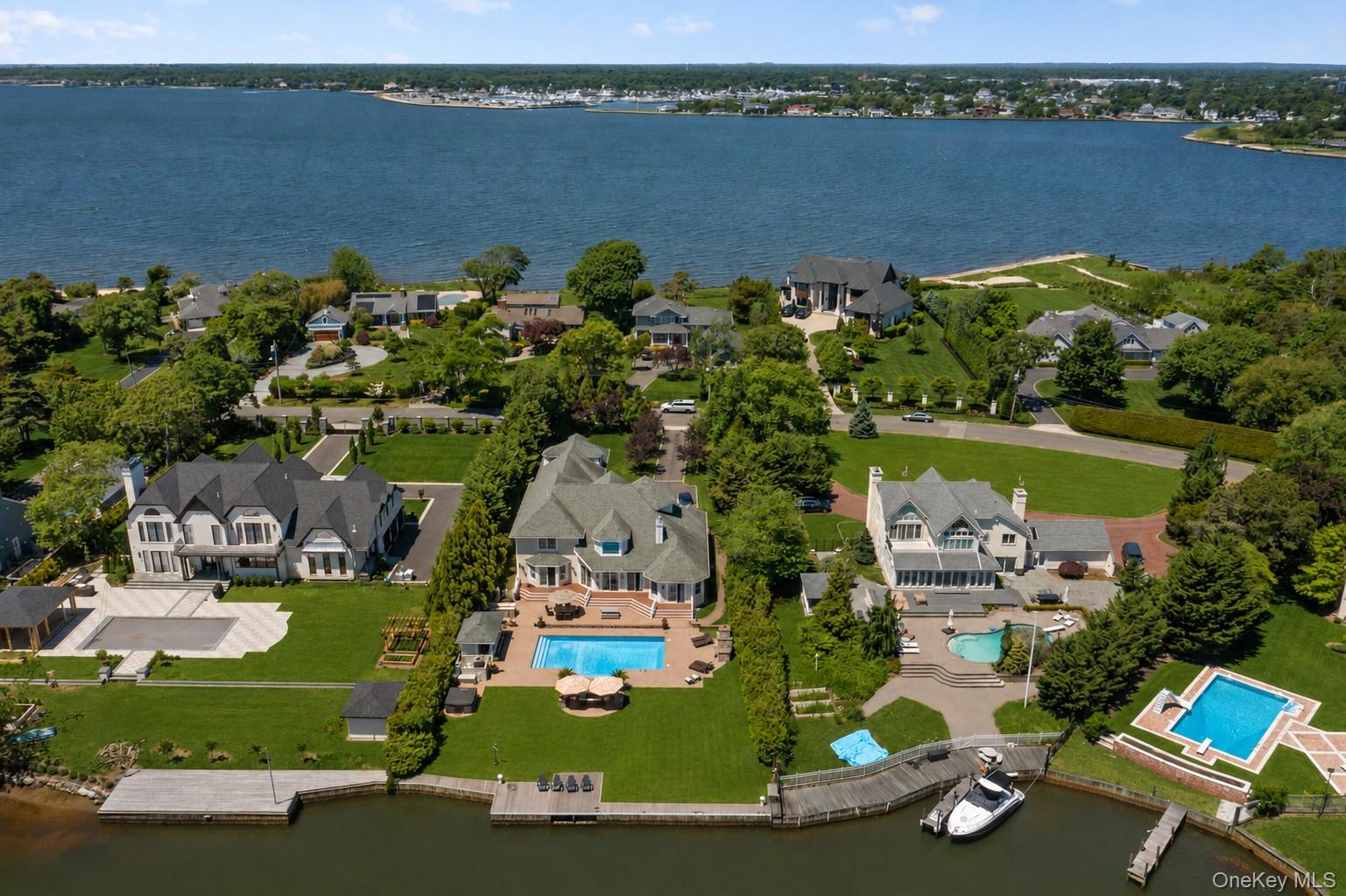 65 W Bayberry Road