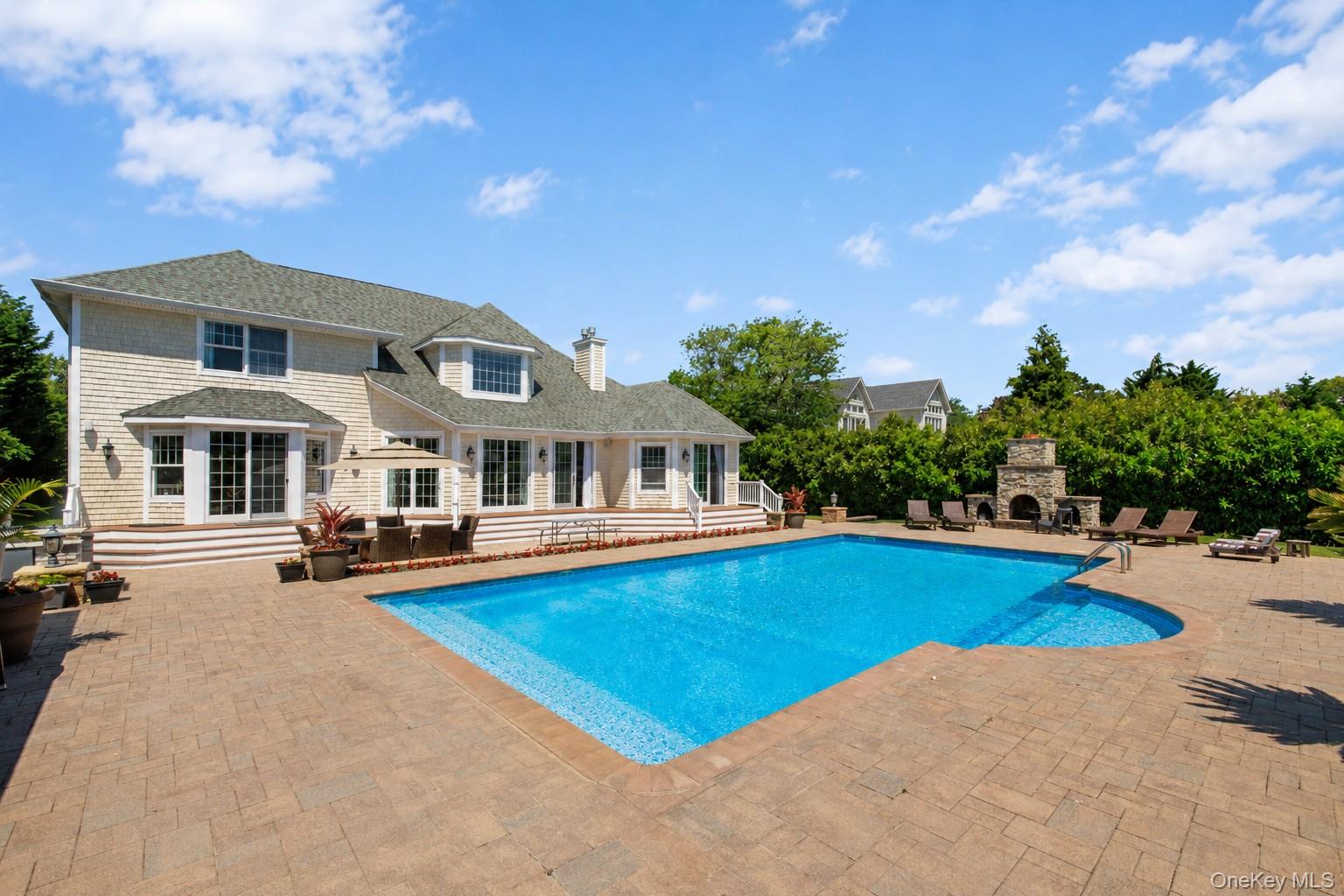 65 W Bayberry Road