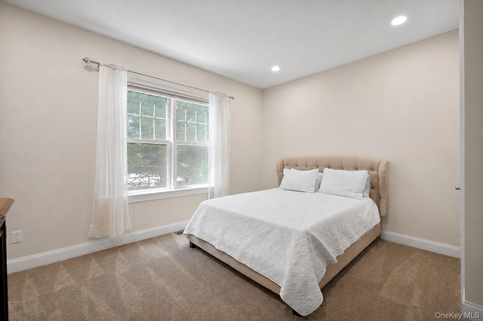 65 W Bayberry Road