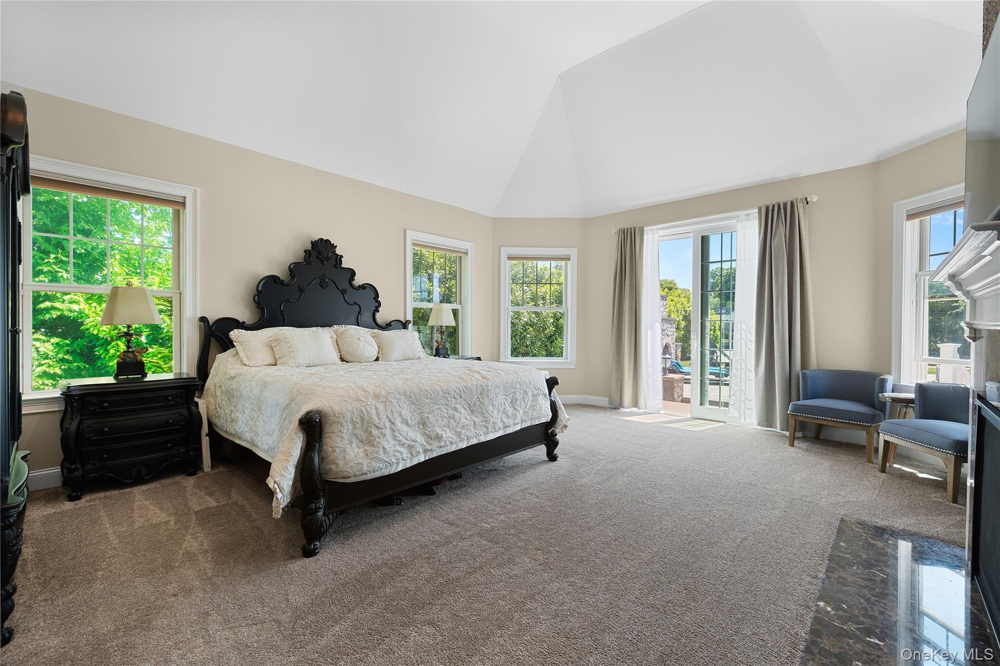 65 W Bayberry Road