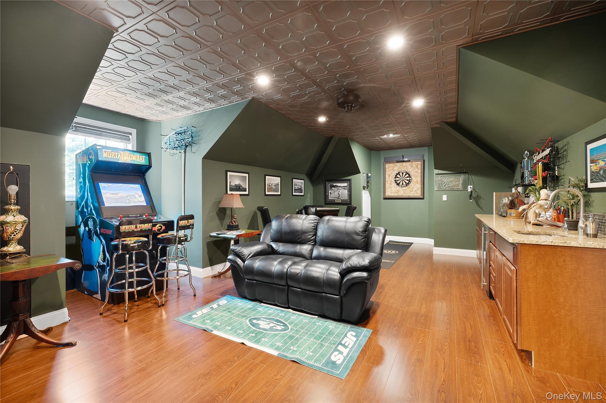 65 W Bayberry Road