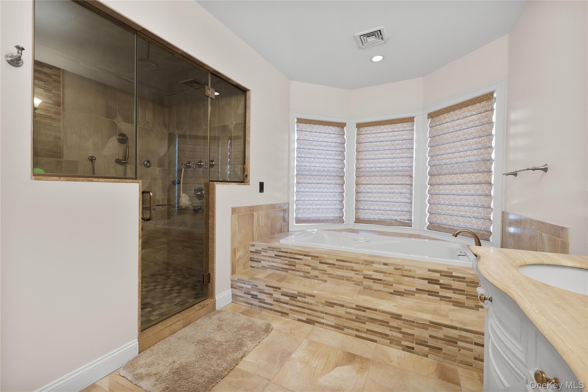 65 W Bayberry Road