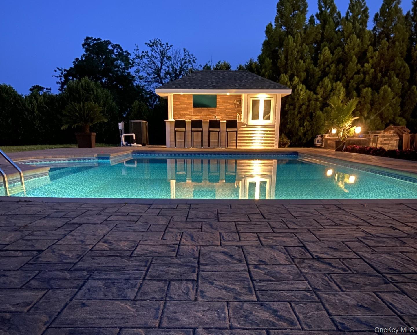 65 W Bayberry Road
