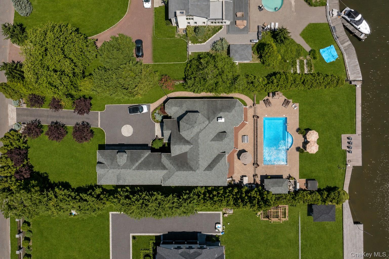 65 W Bayberry Road