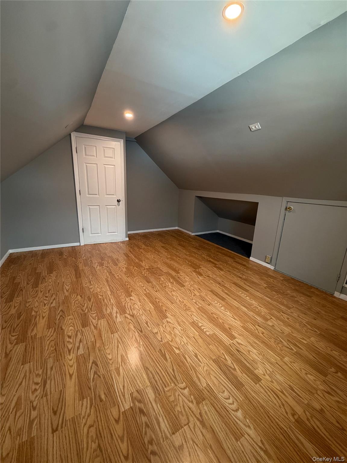 82 E Hollywood Avenue