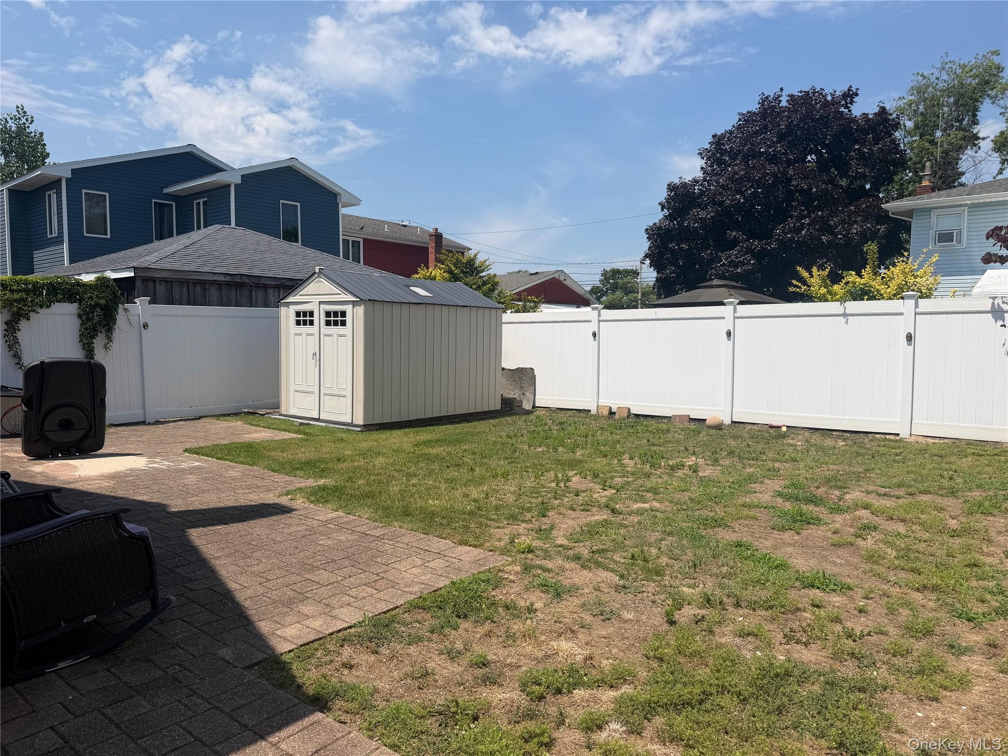 82 E Hollywood Avenue