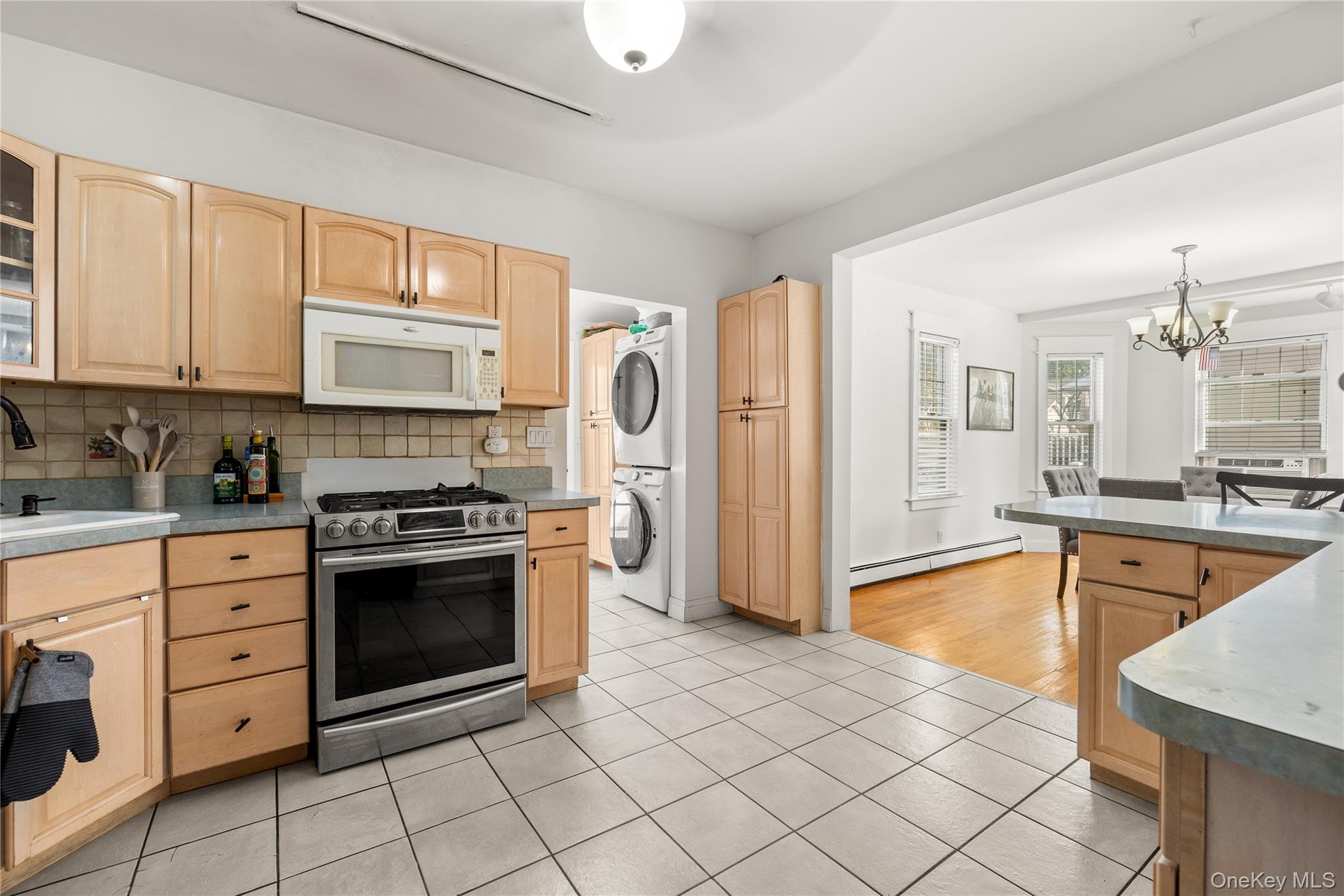 1967 Oakland Avenue