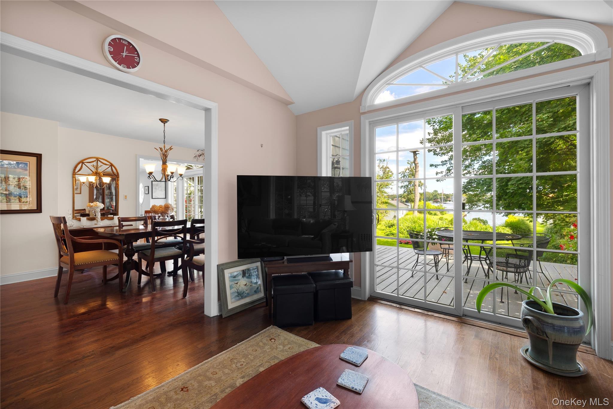 279 Great River Road