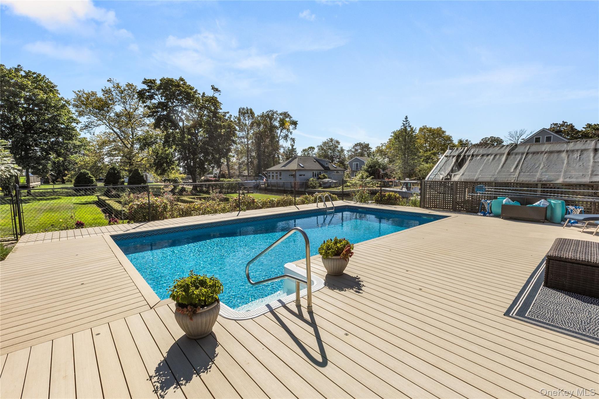 28 S Montgomery Avenue